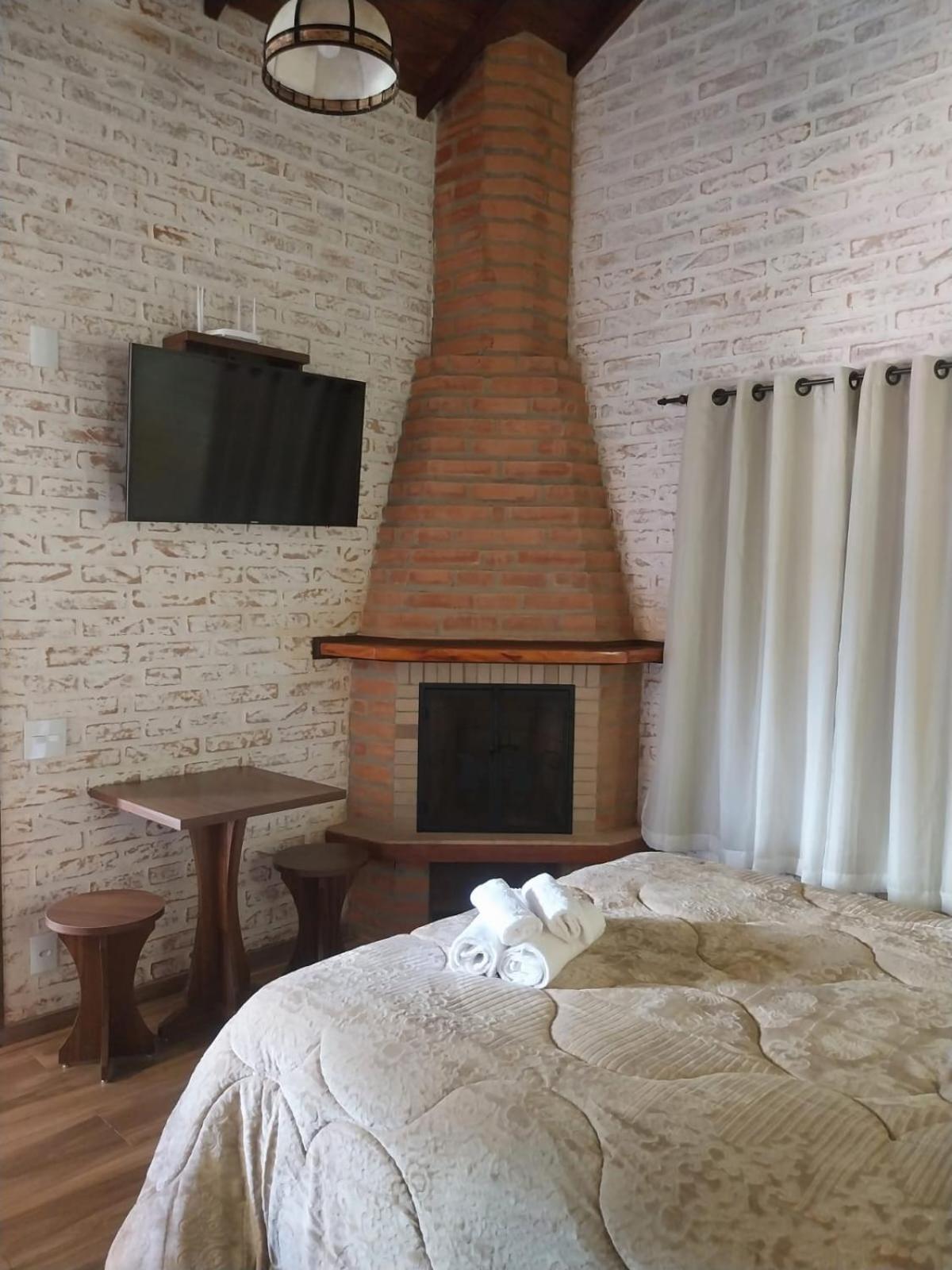 Chale Recanto Luar 山林小屋 Monte Verde (Minas Gerais)